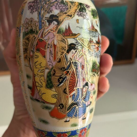Vtg Hand Painted Satsuma Style Japanese Floral Geisha Porcelain Vase W Stamp 8” - Picture 16 of 16
